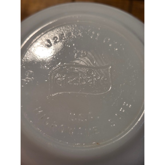 MCM Glasbake Milk Glass Soup Bowls with Lug Handles Handles Set of 4 - Picture 5 of 5